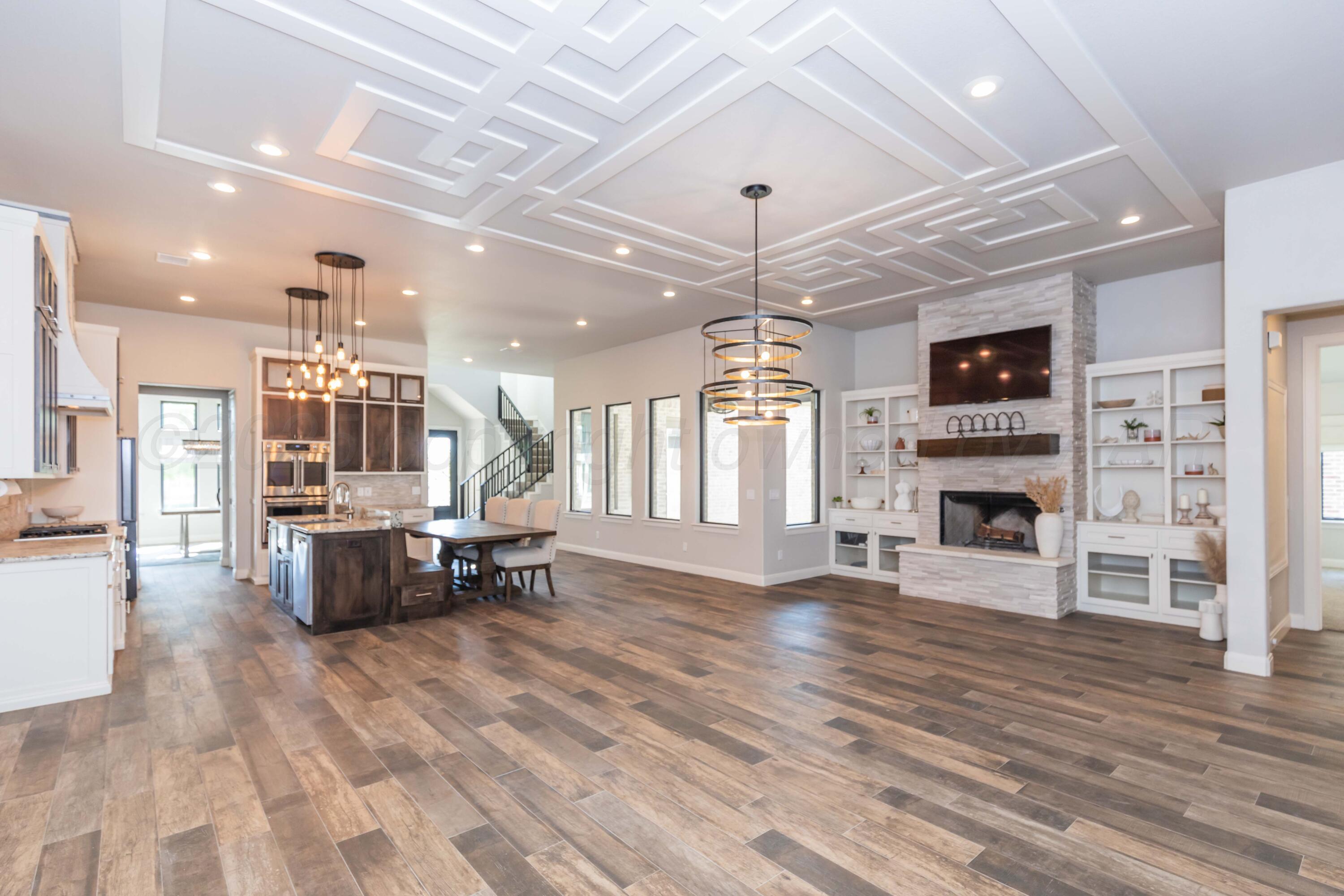 5706 Wesley Road Amarillo, TX 79119 - Photo 16 of 40 LIVING ROOM VIEW 3 (8)