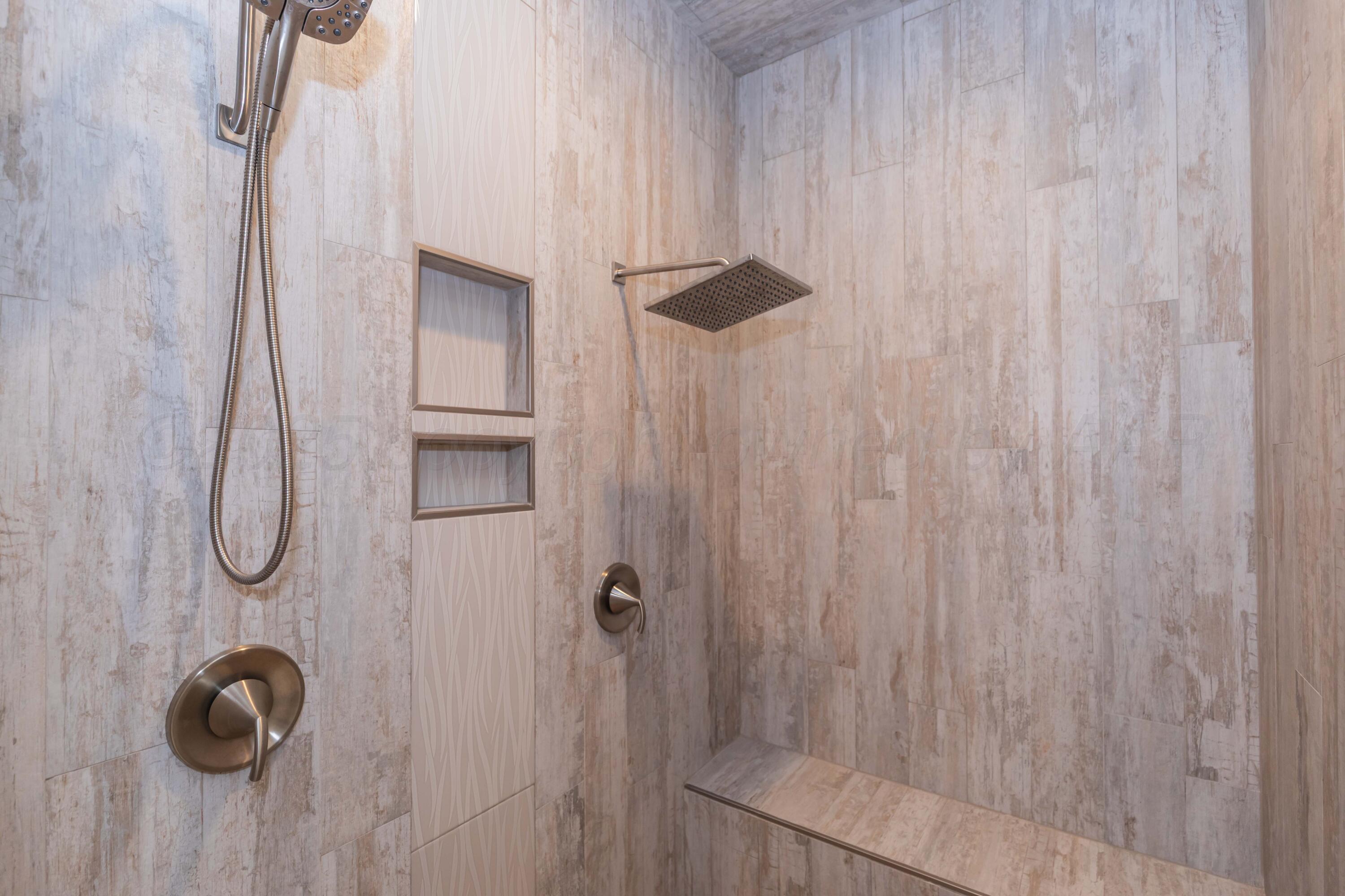 5706 Wesley Road Amarillo, TX 79119 - Photo 26 of 40 PRIMARY BATH VIEW 4 (2)