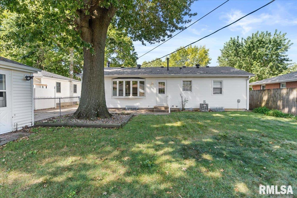 8 Foresters Lane Springfield, IL 62704 - Photo 35 of 37 Gallery Image 35