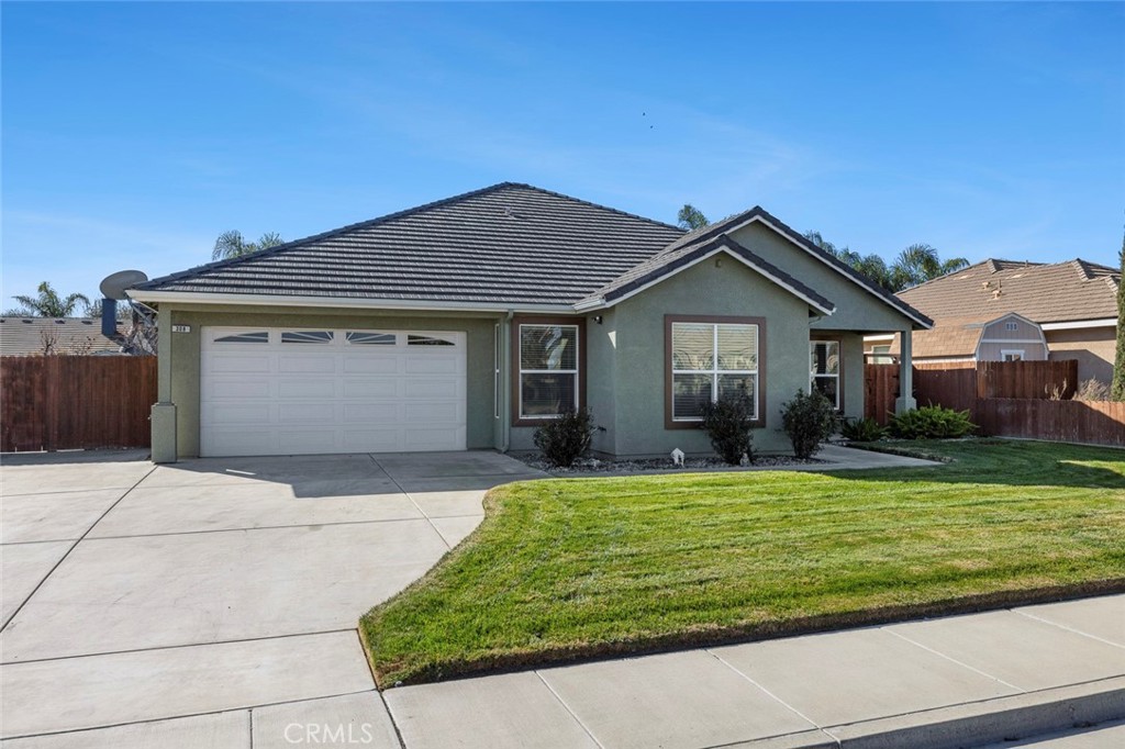 308 San Ramon Court Coalinga, CA 93210 - Photo 3 of 63