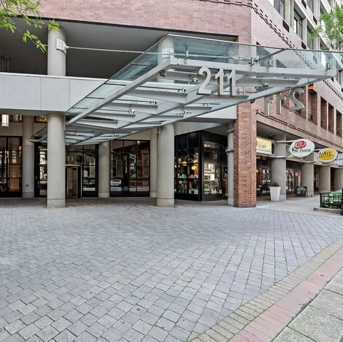 $2,500 | 211 East Ohio Street, Unit 1215, Chicago, IL 60611