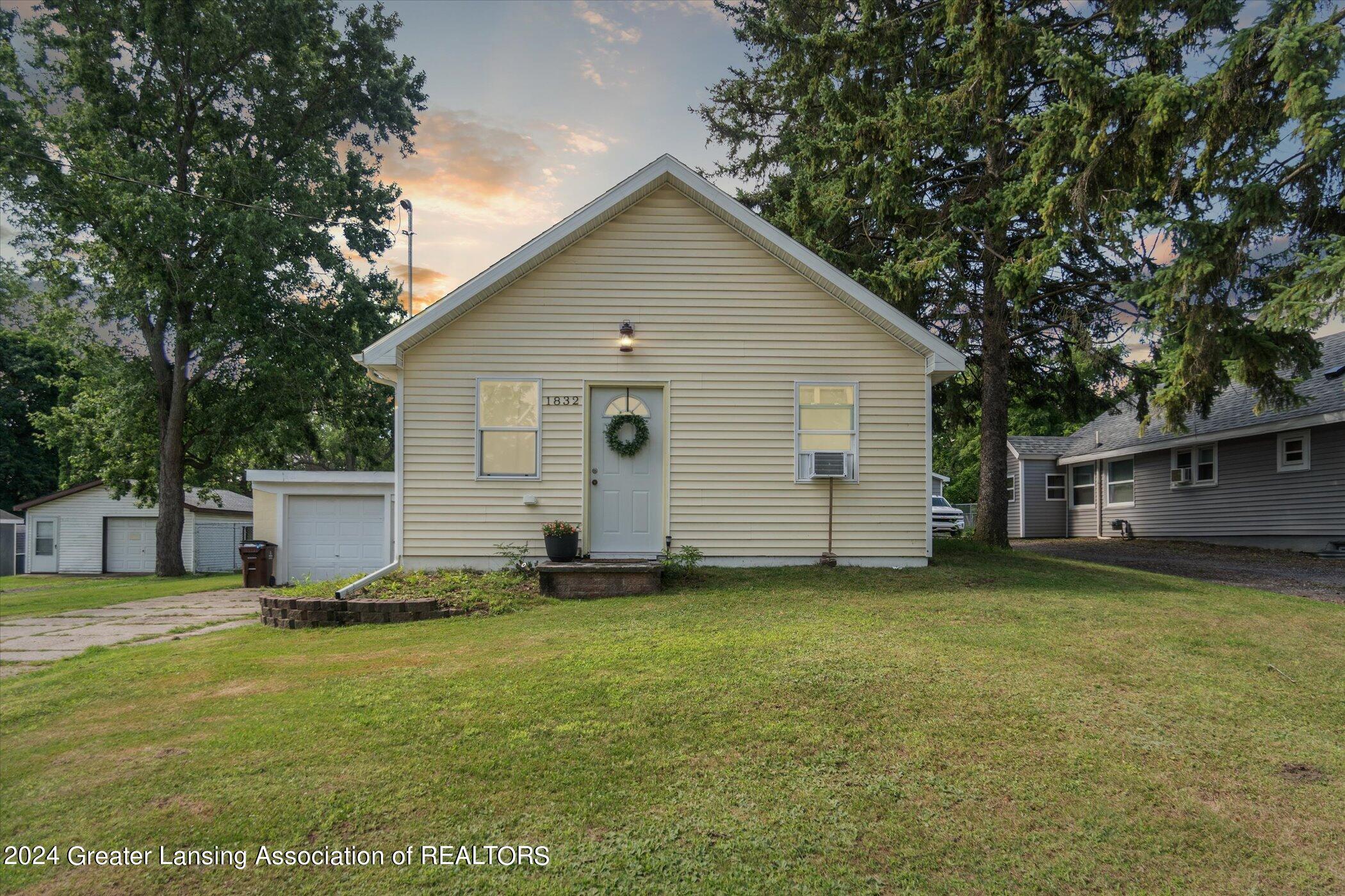 1832 Rex Street Lansing, MI 48910 - Photo 1 of 30 1