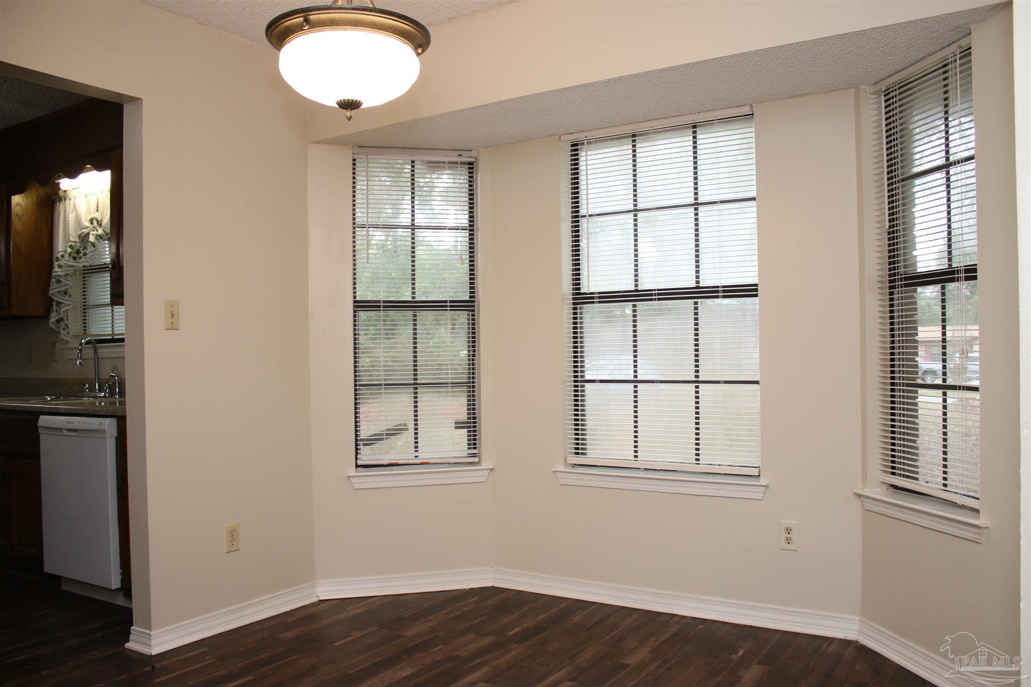 7608 Wilshire Road Pensacola, FL 32526 - Photo 4 of 18