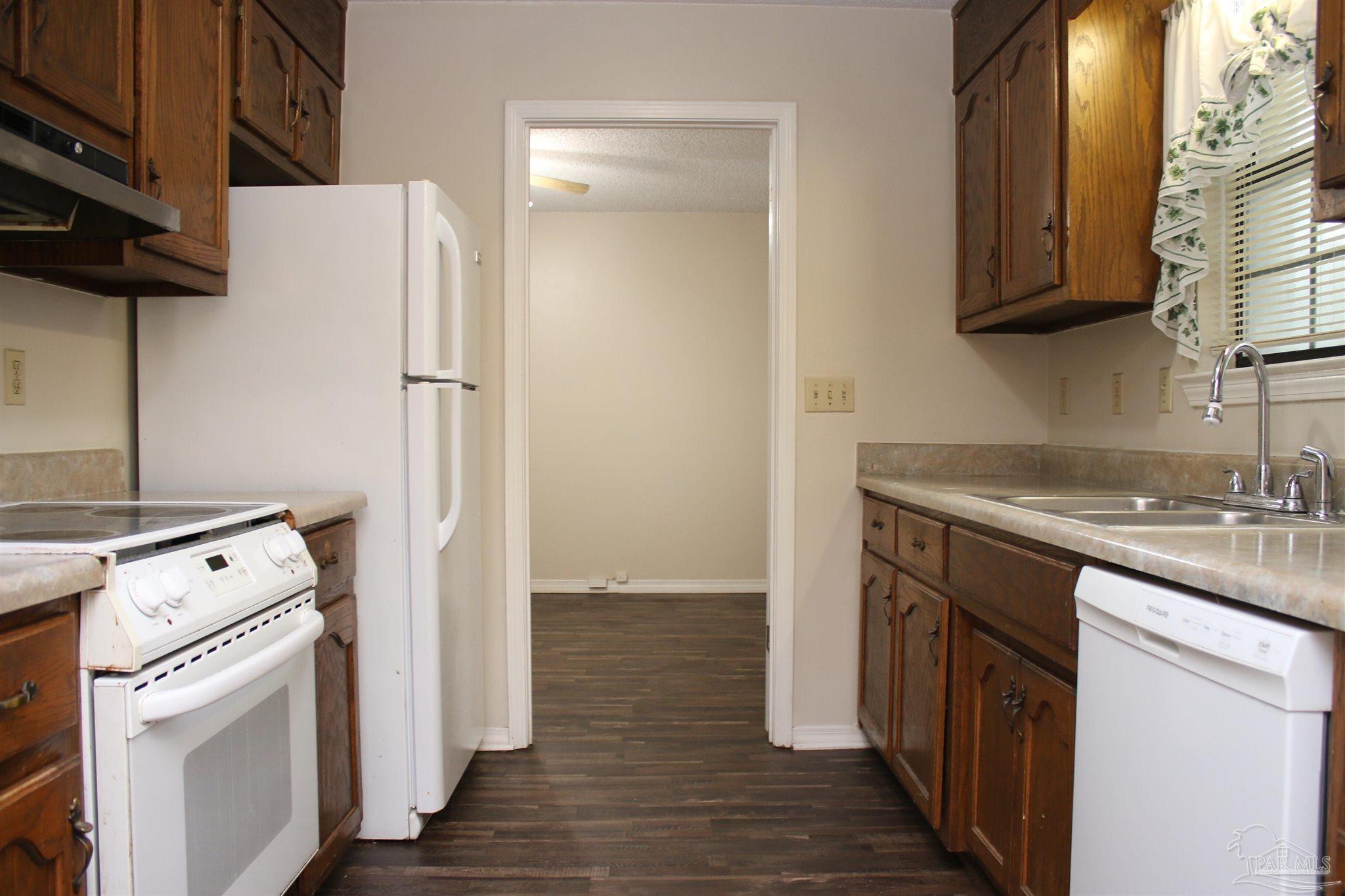 7608 Wilshire Road Pensacola, FL 32526 - Photo 6 of 18