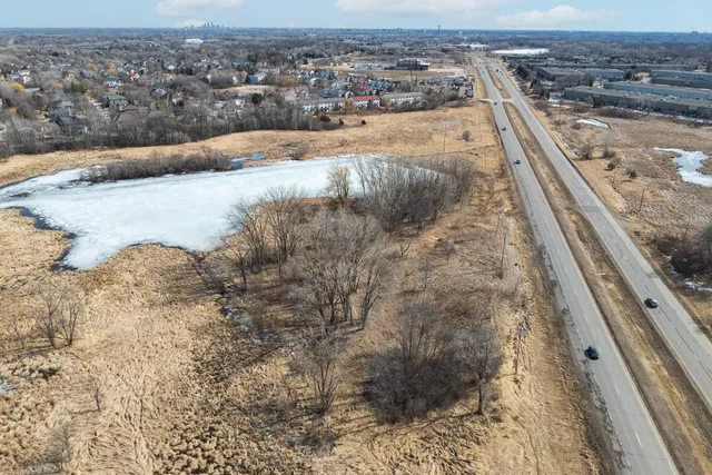 $750,000 | 17320 Highway 55, Plymouth, MN 55446