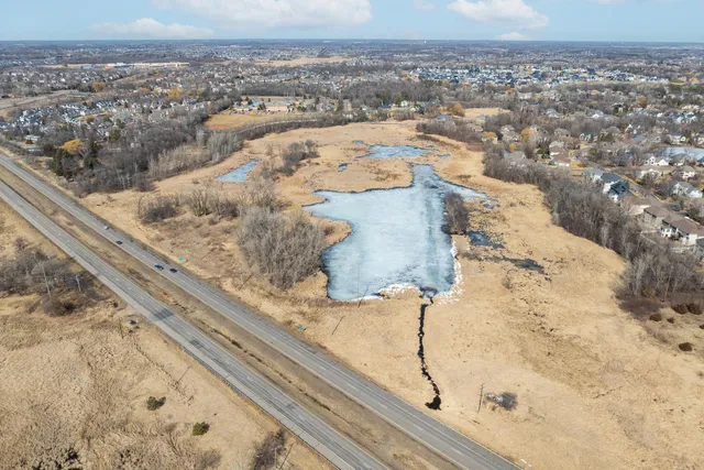 $750,000 | 17320 Highway 55, Plymouth, MN 55446