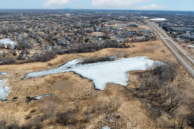 $750,000 | 17320 Highway 55, Plymouth, MN 55446