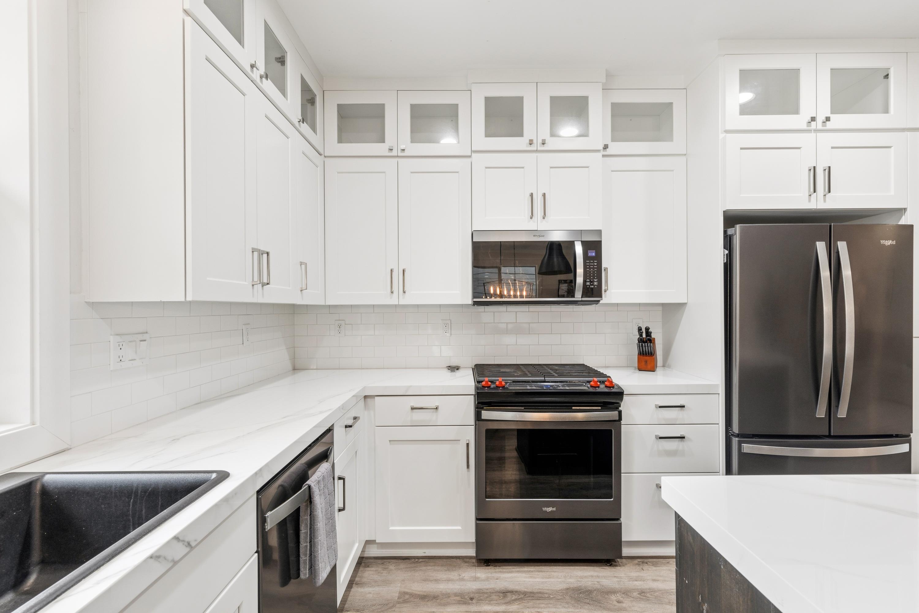 1333 Southwest Boardwalk Lane Bend, OR 97702 - Photo 13 of 46 Kitchen