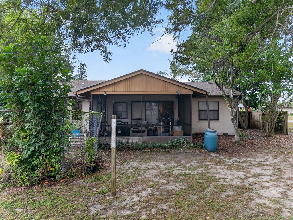 464 Coronado Road Venice, FL 34293 - Photo 18 of 28 a front view of a house with garden