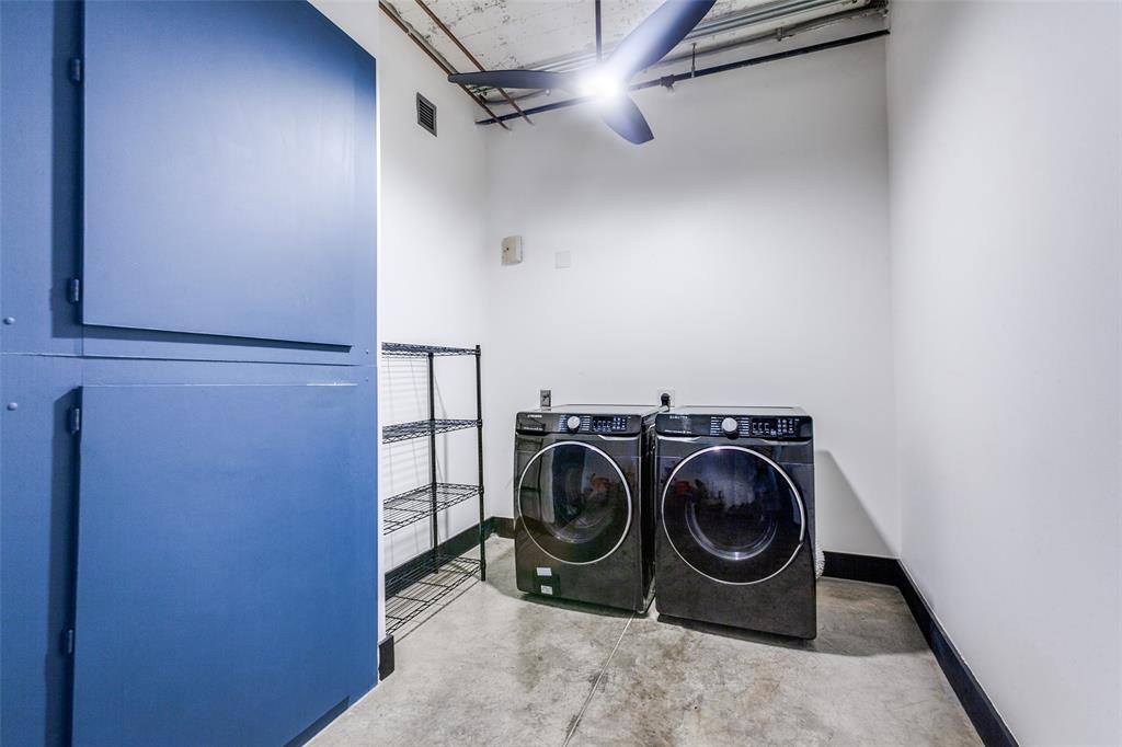 1122 Jackson Street, Unit 917 Dallas, TX 75202 - Photo 14 of 21 a utility room with dryer and washer