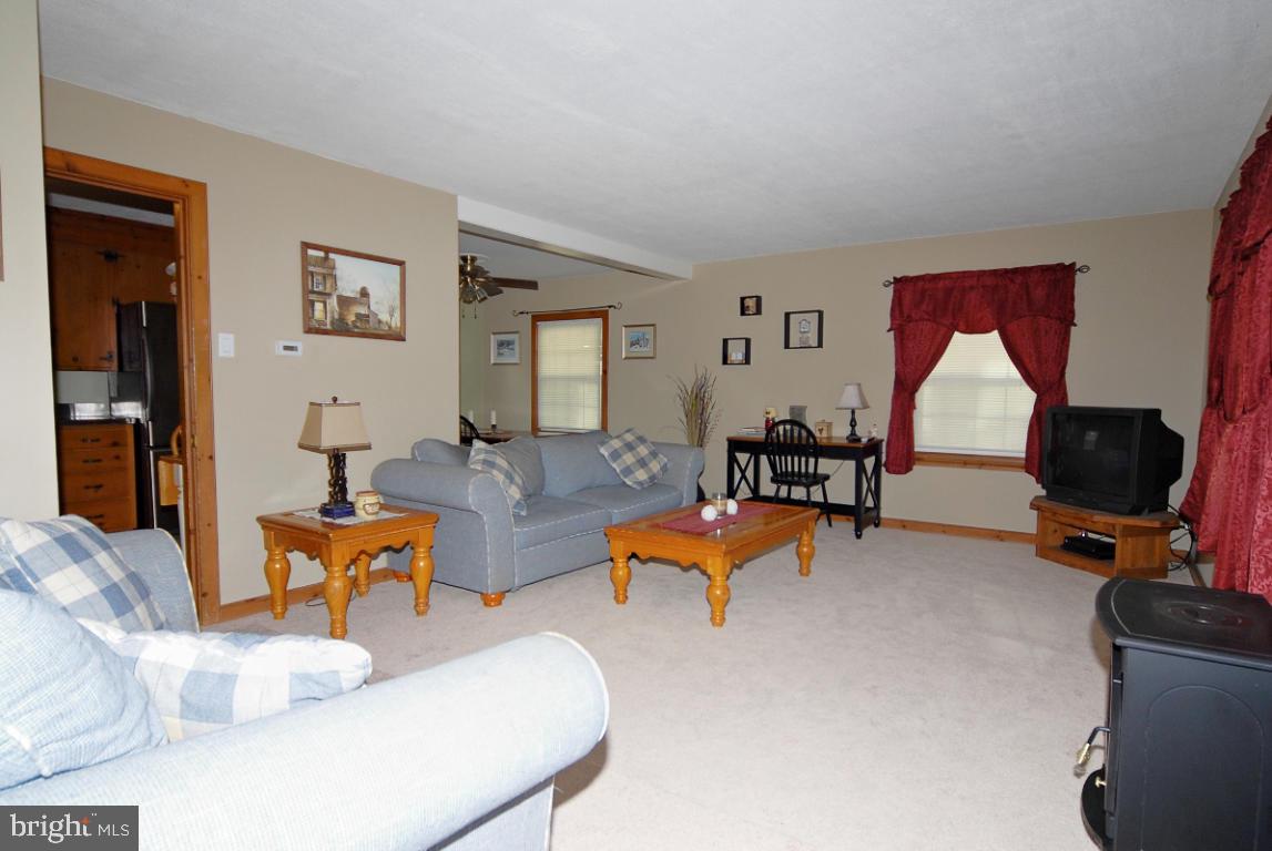 214 North Broad Street Lititz, PA 17543 - Photo 3 of 32
