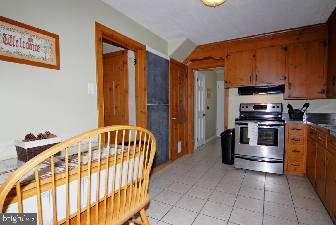 214 North Broad Street Lititz, PA 17543 - Photo 8 of 32