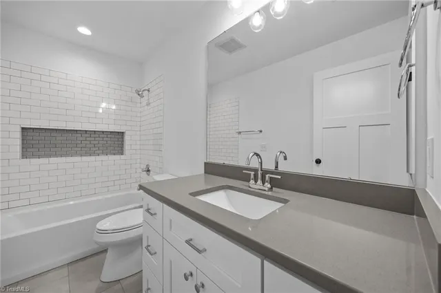 $575,000 | 206 Goose Lane, Mebane, NC 27302