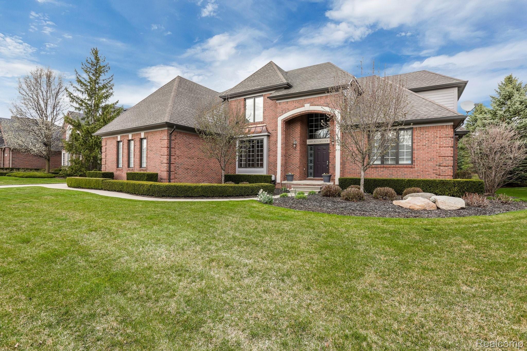1149 Autumnview Drive Rochester, MI 48307 - Photo 3 of 65 3-web-or-mls-1149 Autumnview Dr0065.jpg