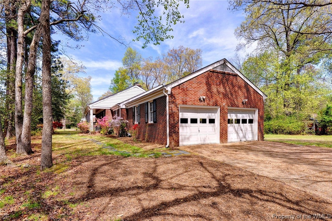 113 Spring Road Williamsburg, VA 23185 - Photo 4 of 32 Gallery Image 4