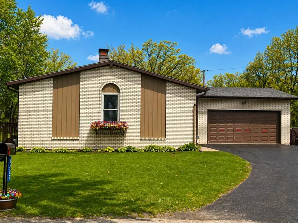 $287,000 | 3325 West 932 North, Lake Village, IN 46349
