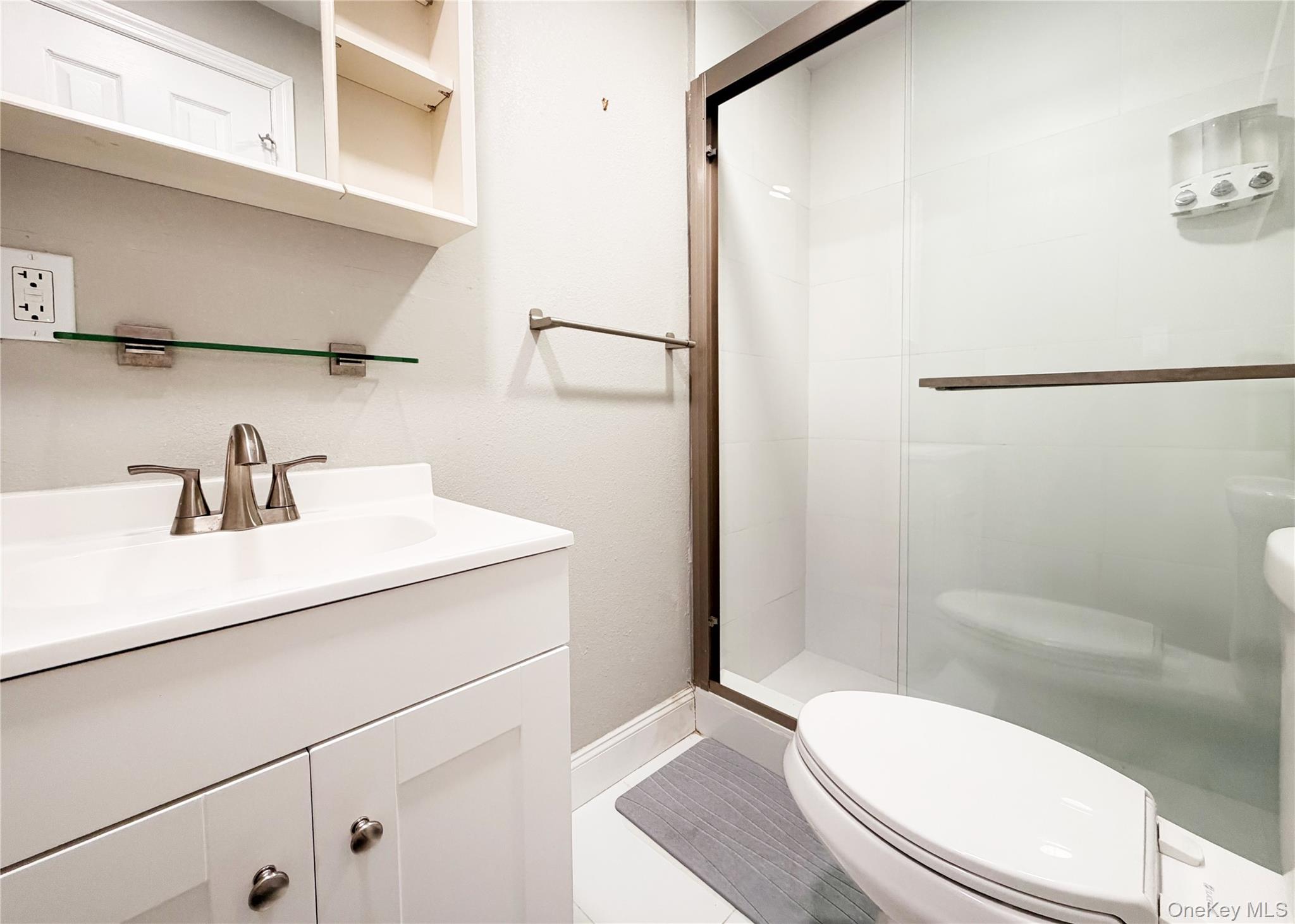 30 River Road Sayville, NY 11782 - Photo 11 of 14