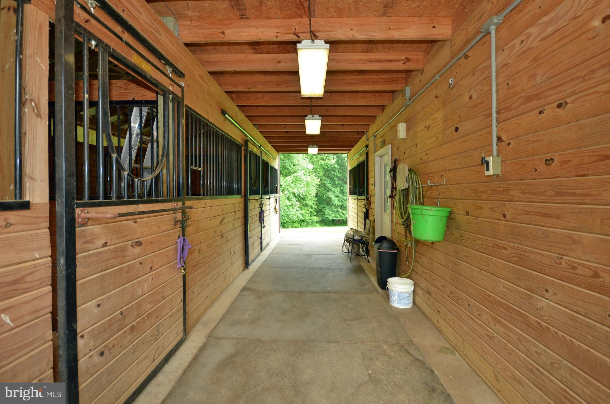 2666 Baldwin Mill Road Baldwin, MD 21013 - Photo 21 of 26 a view of a pathway of a building