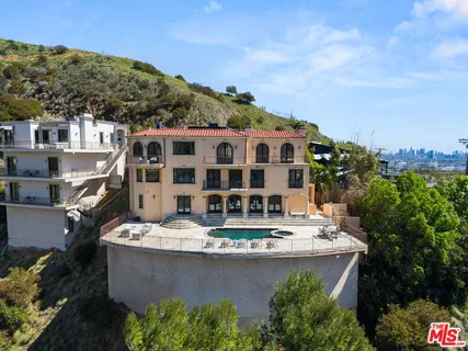 $4,199,000 | 8027 Floral Avenue, Los Angeles, CA 90046