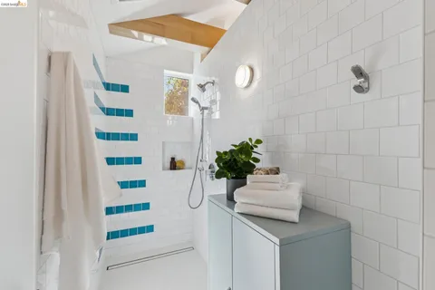 $1,849,000 | 360 Alcatraz Avenue, Oakland, CA 94618