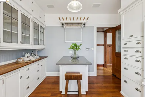 $1,849,000 | 360 Alcatraz Avenue, Oakland, CA 94618