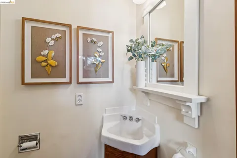 $1,849,000 | 360 Alcatraz Avenue, Oakland, CA 94618