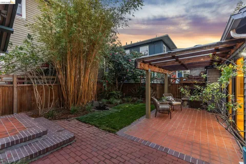 $1,849,000 | 360 Alcatraz Avenue, Oakland, CA 94618