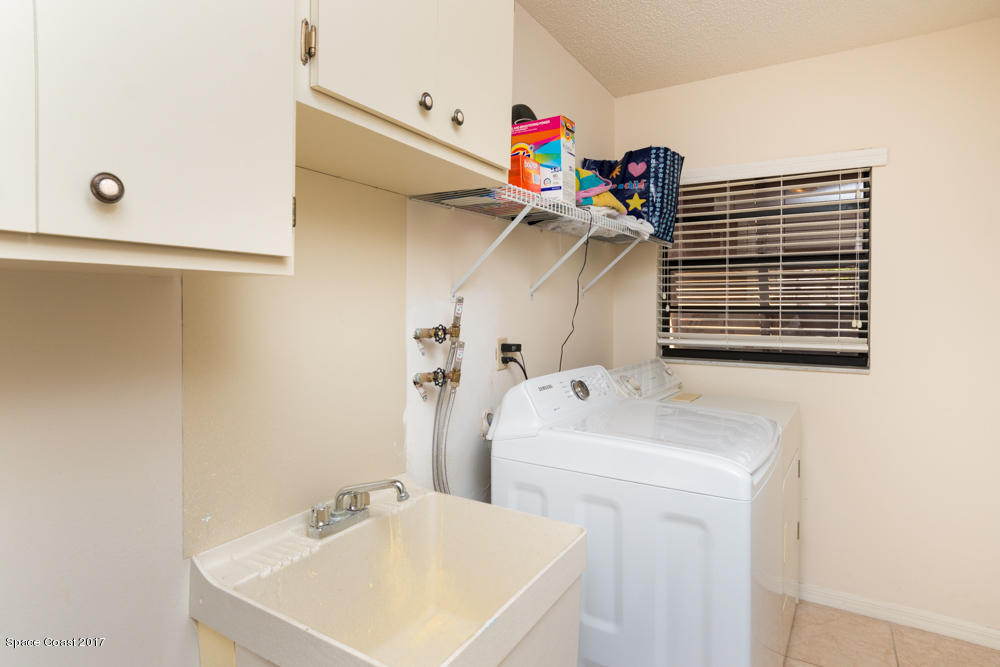 450 Carriage Road Satellite Beach, FL 32937 - Photo 21 of 25 Large Landry Room