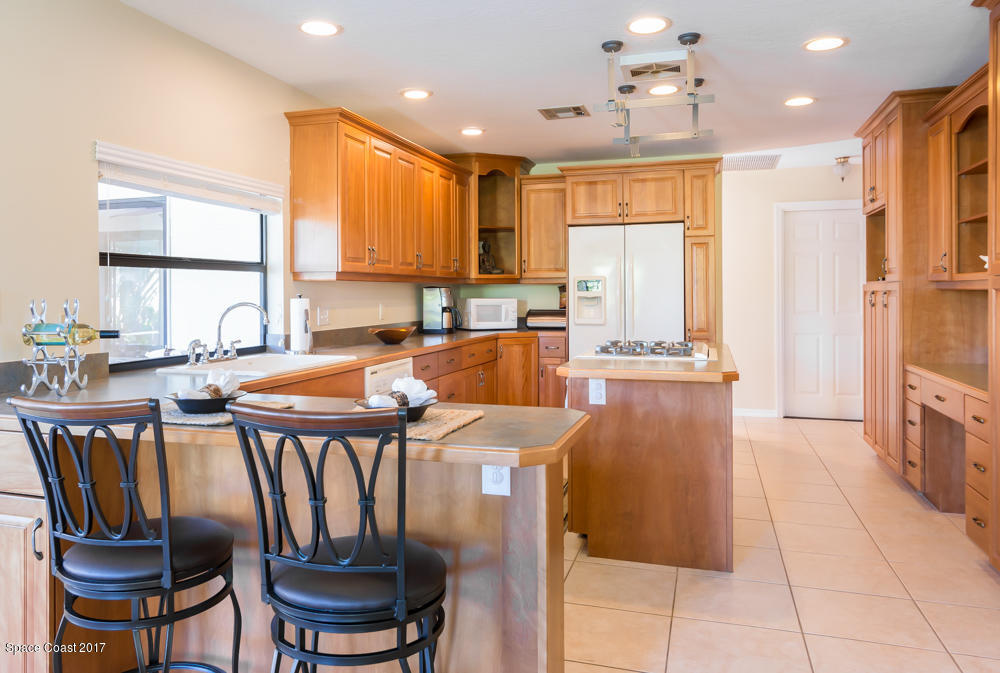450 Carriage Road Satellite Beach, FL 32937 - Photo 5 of 25 medium-17