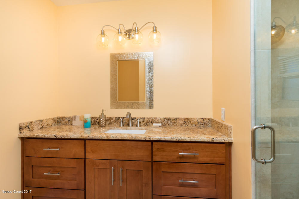 450 Carriage Road Satellite Beach, FL 32937 - Photo 9 of 25 Master Bath