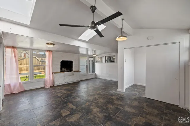 $425,000 | Undisclosed Address, Bakersfield, CA 93305