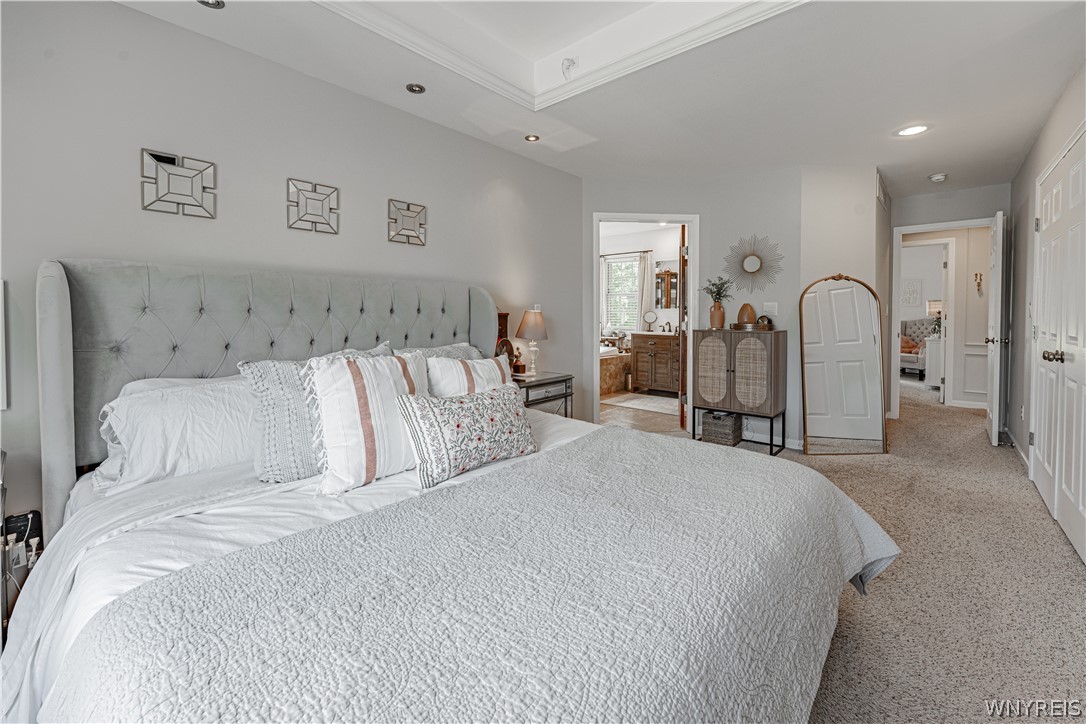 4899 Beach Ridge Road Pendleton, NY 14094 - Photo 19 of 48 Primary Suite