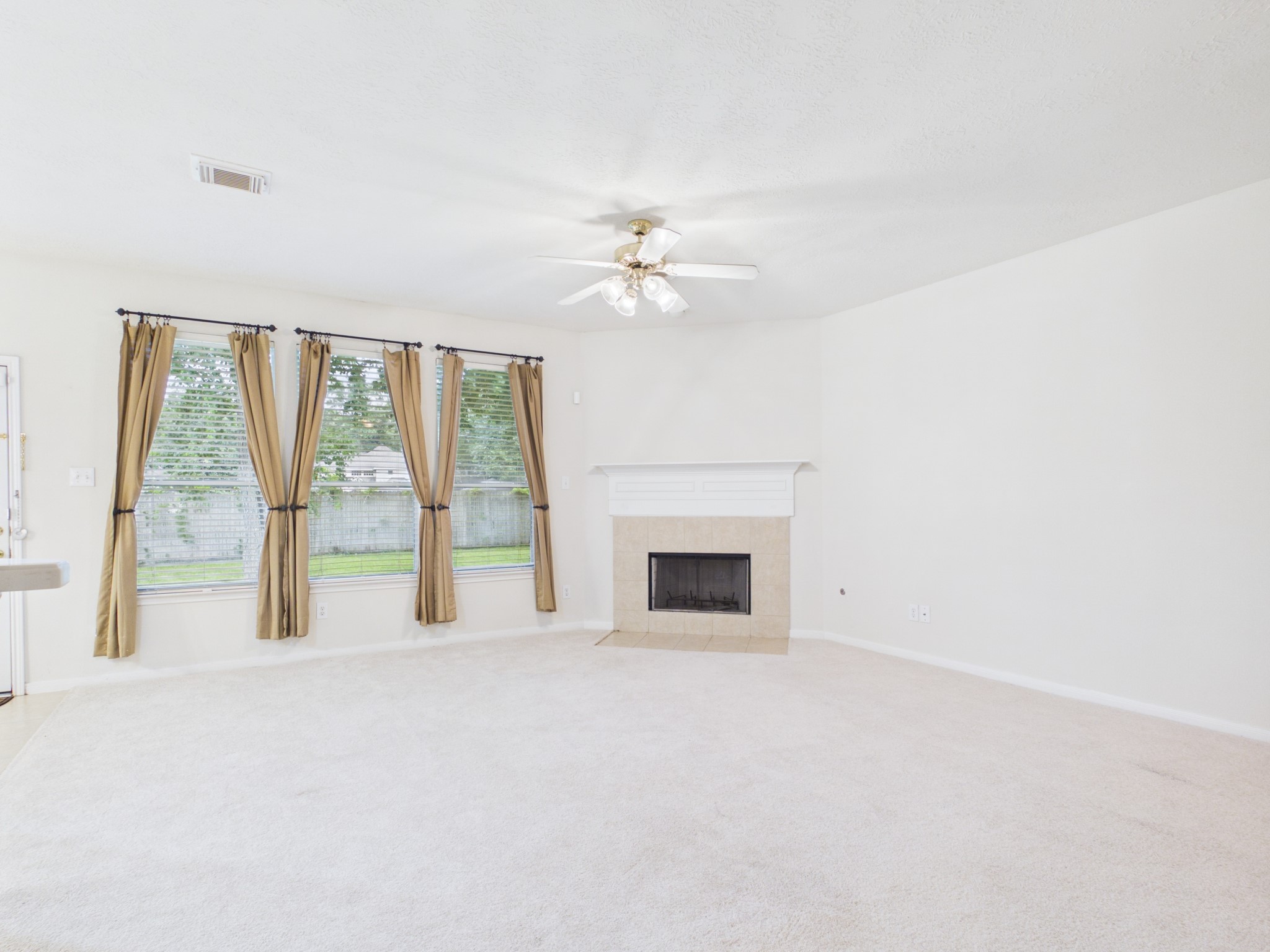 4702 Rolling View Court Houston, TX 77345 - Photo 12 of 27