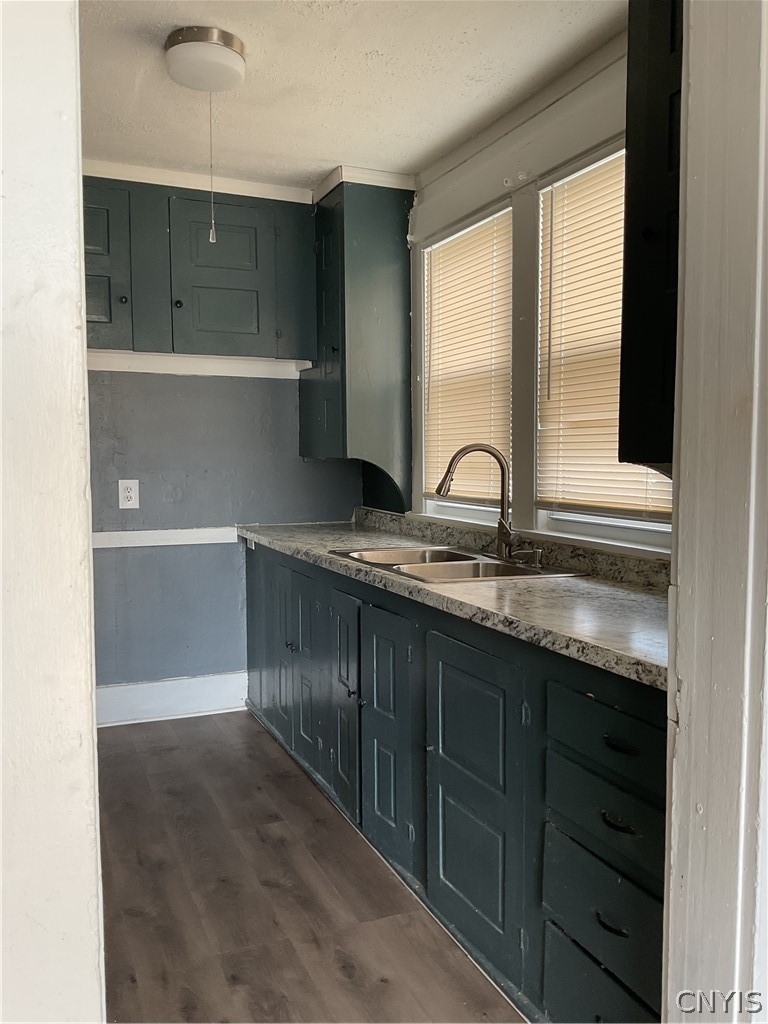 109 Smith Road Syracuse, NY 13207 - Photo 4 of 27