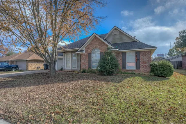 $208,000 | 2102 Robert E Lee Boulevard, Bossier City, LA 71112