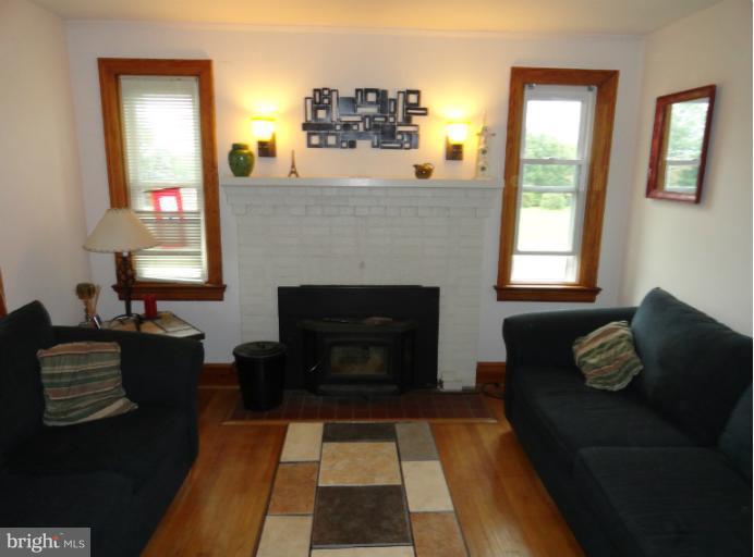 8441 Edgewood Church Road Frederick, MD 21702 - Photo 3 of 17 Living Room