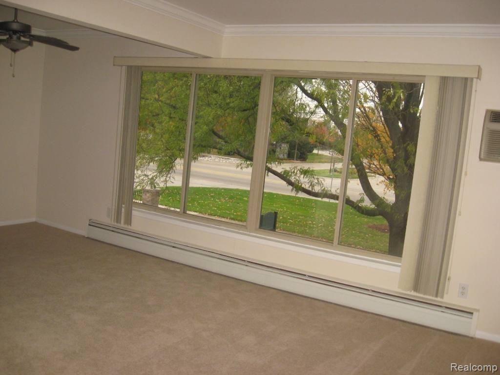 11410 Canal Road, Unit 207 Sterling Heights, MI 48314 - Photo 4 of 11 IMG_2314.JPG
