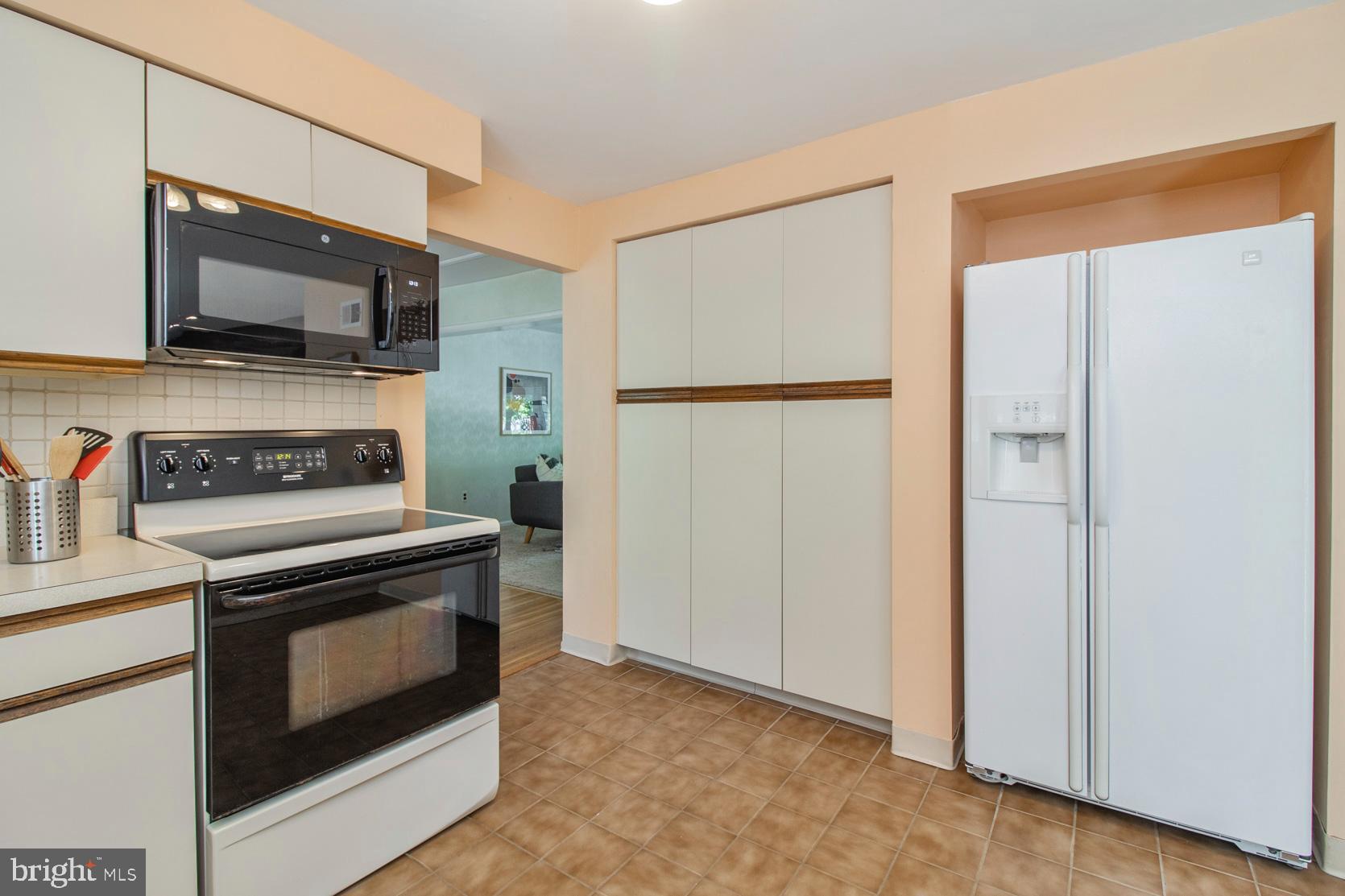 8804 Wainwright Road Glenside, PA 19038 - Photo 14 of 40 Kitchen pantry