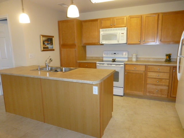 428 Lafayette Road, Unit 301 Hampton, NH 03842 - Photo 3 of 9 Gallery Image 3