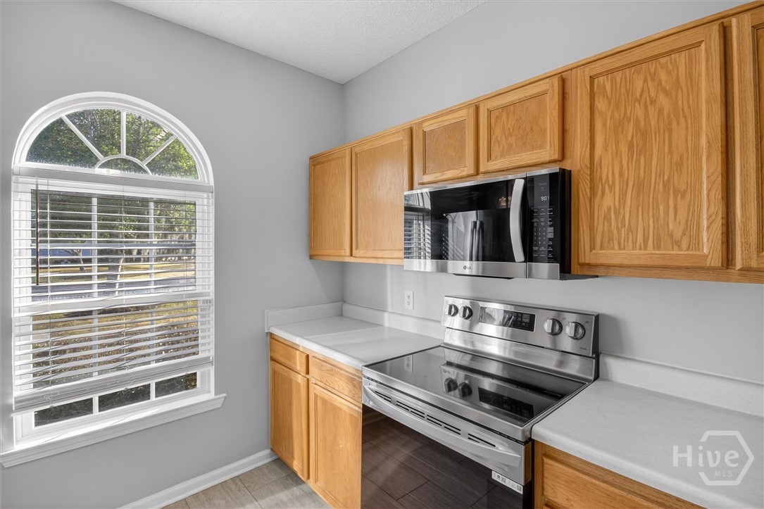 1 Putters Place Savannah, GA 31419 - Photo 12 of 39 Newer appliances and functional layout