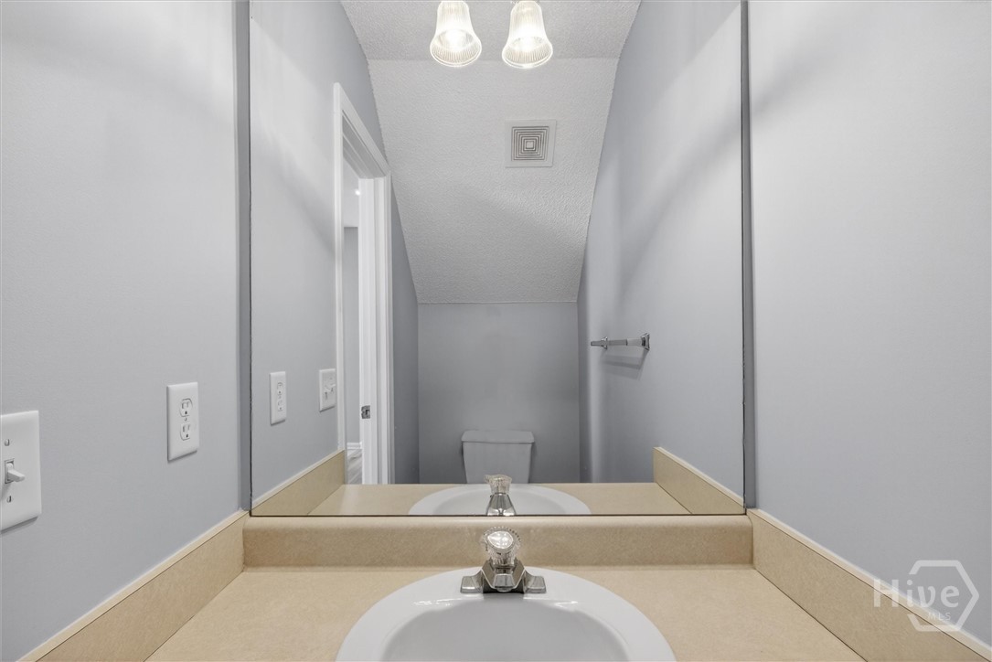 1 Putters Place Savannah, GA 31419 - Photo 15 of 39 1/2 bathroom downstairs