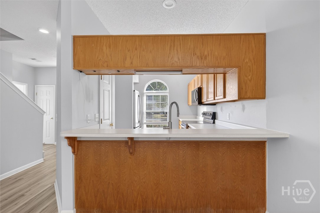 1 Putters Place Savannah, GA 31419 - Photo 10 of 39 Kitchen with open view to dining