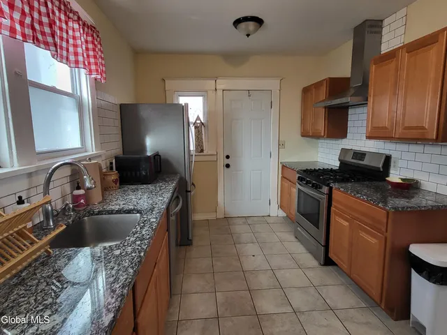 $215,000 | 9 Putnam Street, Brunswick, NY 12180