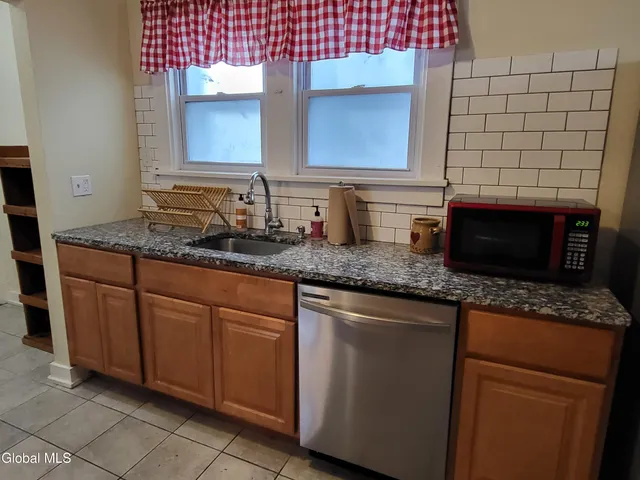 $215,000 | 9 Putnam Street, Brunswick, NY 12180