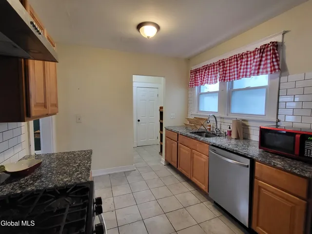 $215,000 | 9 Putnam Street, Brunswick, NY 12180