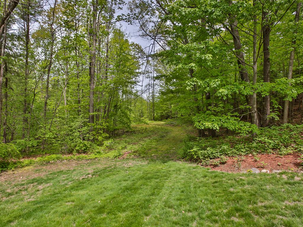18 Walnut Hill Road Amherst, NH 03031 - Photo 32 of 36