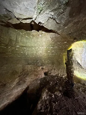 $475,000 | 84-ac Buechele Road, New Florence, MO 63363