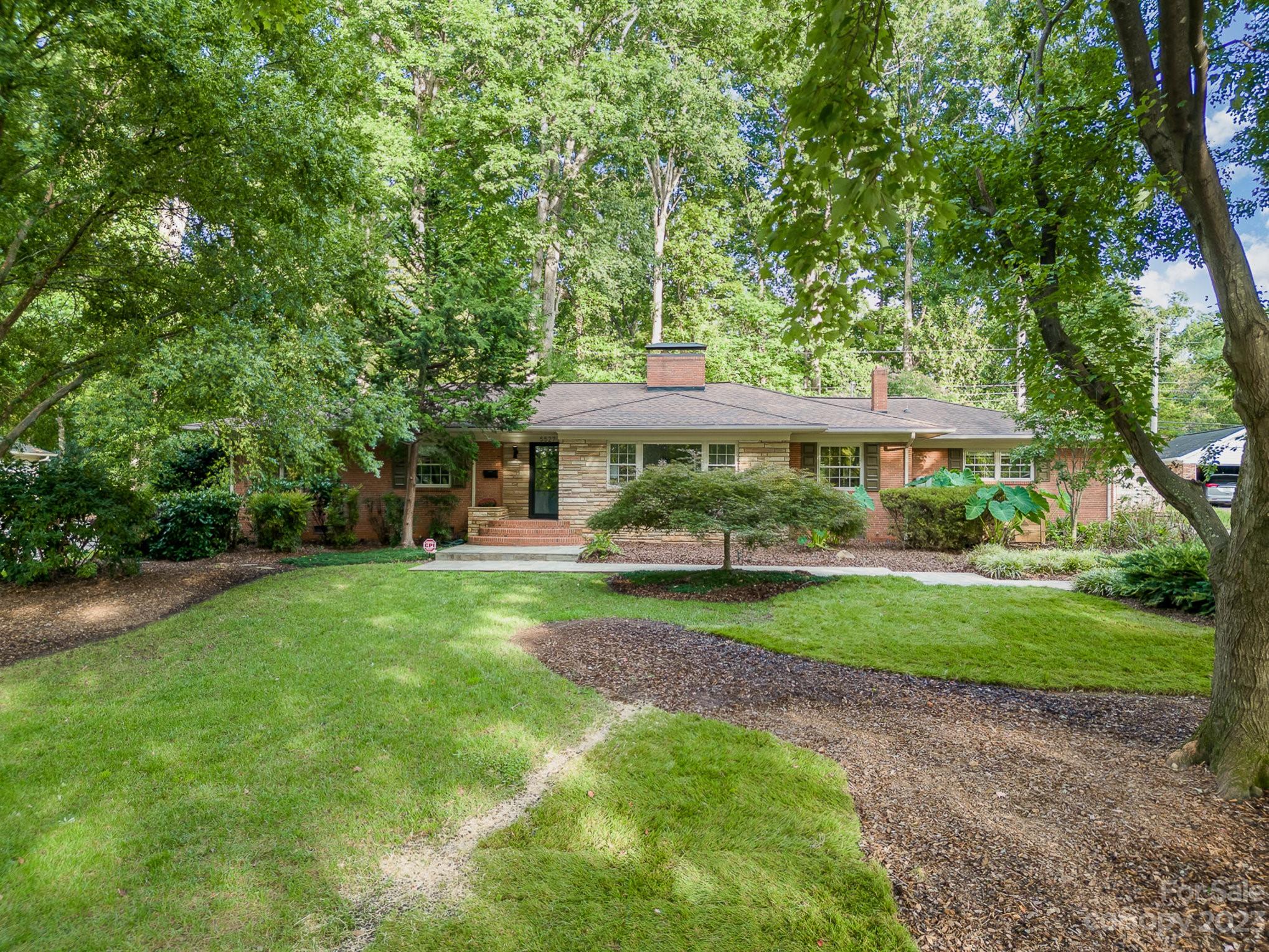 5527 Robinhood Road Charlotte, NC 28211 - Photo 2 of 39 Gallery Image 2