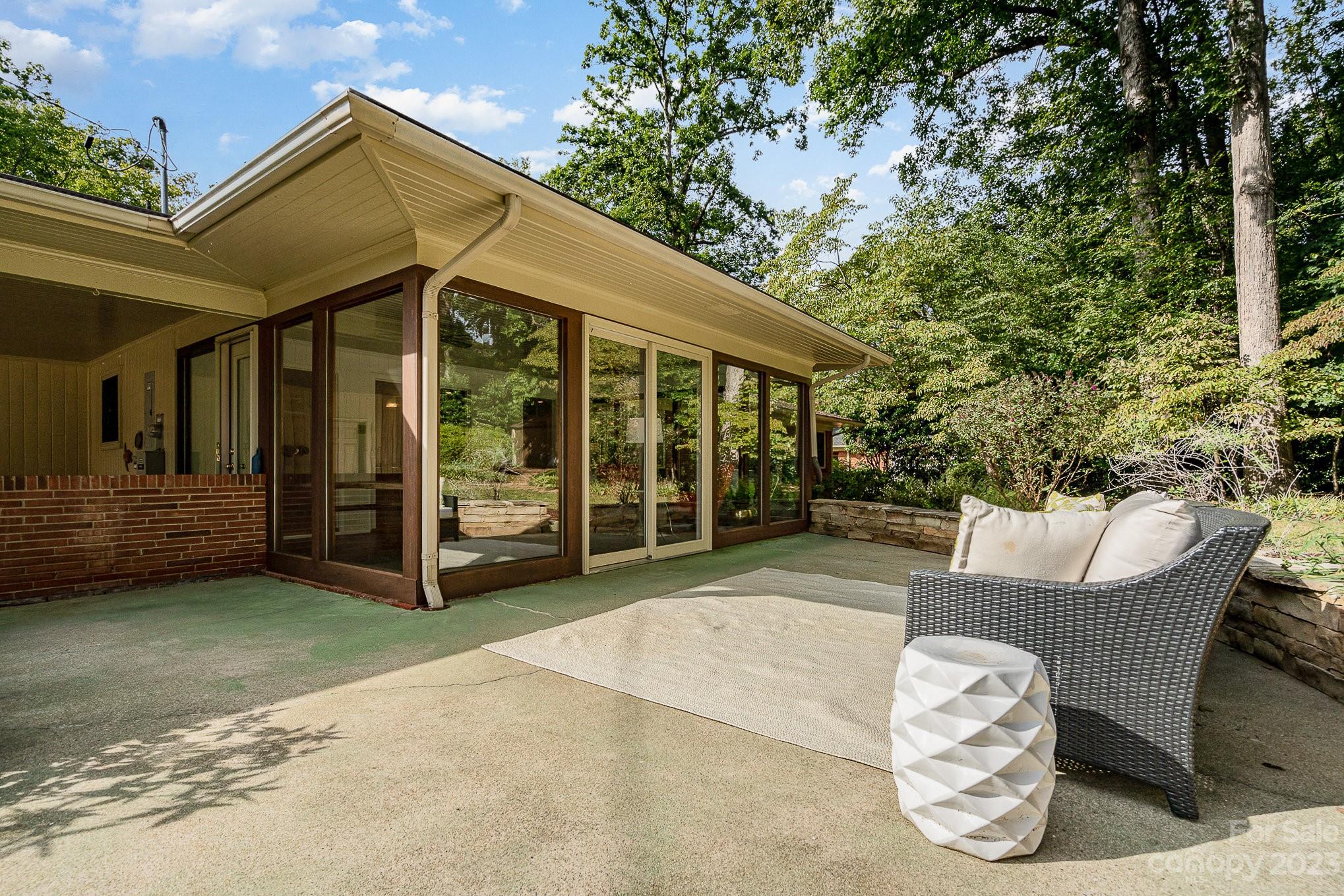 5527 Robinhood Road Charlotte, NC 28211 - Photo 30 of 39 Gallery Image 30