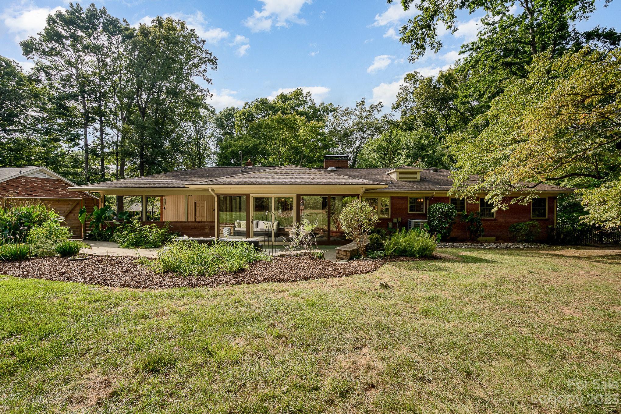 5527 Robinhood Road Charlotte, NC 28211 - Photo 35 of 39 Gallery Image 35